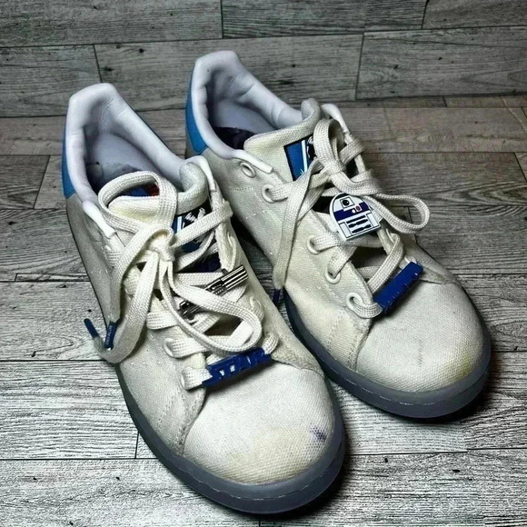 KID'S Adidas Stan Smith Star Wars The Empire Strikes Back - Picture 1 of 8